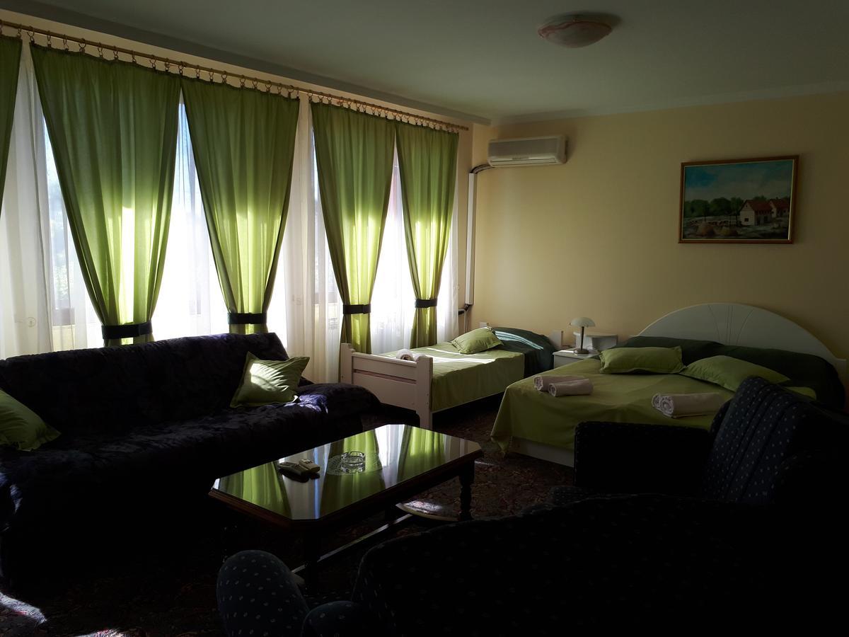 Bed and Breakfast Business Club Selenca Bac Esterno foto